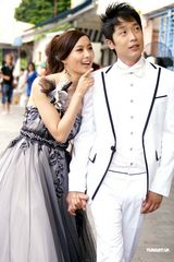 高清组图：马浚伟陈法拉拍摄婚纱照 路人以为真结婚