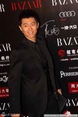 幻灯图：夏雨初为人父亮相芭莎慈善夜 春风得意