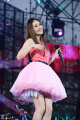 高清：三大唱将高歌红五月 真功夫唱响中歌榜