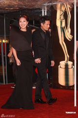 高清图：杨千嬅丁子高恩爱现身 杨千嬅黑装霸气