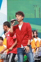 组图：李克勤登庆香港回归活动 称将亲自接孩子放学