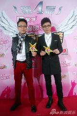 组图：群星闪耀新人盛典红毯 黑白色系成主打