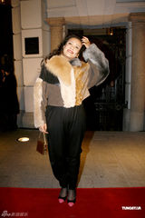 组图：陈道明秦海璐笑对伍兹 霍思燕走清纯路线