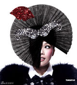 幻灯图：容祖儿新专辑订单逼白金 金龙缠身拍写真