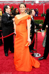 高清组图：第82届奥斯卡红毯 宝拉-巴顿孕味十足