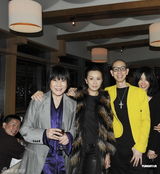 组图：王菲演唱会众星捧场 带众人为灾民祈福