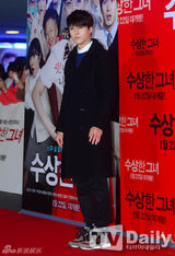 组图：EXO少女时代等助阵《可疑的她》试映会