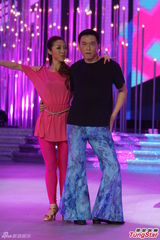 组图：撒贝宁录节目 称很介意被过度娱乐