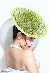 组图：阚清子春日炫彩大片 性感女王范十足