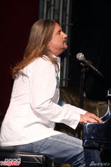 组图：马修连恩音乐会元旦起跑 三岁儿子独爱王心凌