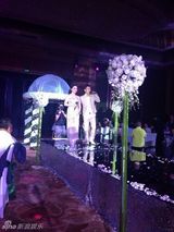 组图：音乐人郝雷王冠结婚 刀郎胡海泉等到场