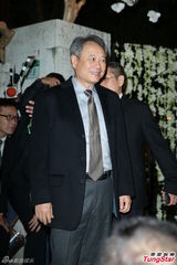 组图：李安压轴现身张震婚宴 劝其听老婆话