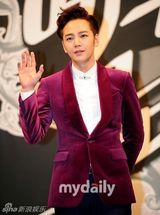 组图：张根硕演《漂亮男人》剪乱发变玉面小生