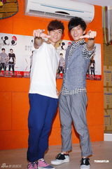 组图：“东于哲”征选夏日情人 巧巧性感站台