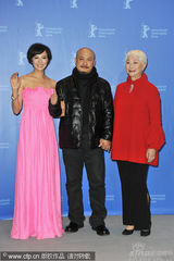 幻灯图集：《团圆》登场 王全安携卢燕莫小棋亮相