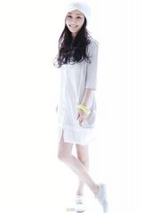 幻灯图集：姚笛纯白唯美写真 卷发戴帽俏皮可爱