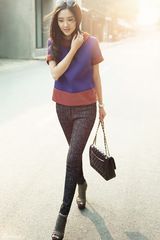 组图：“祺贵人”唐艺昕清新街拍