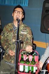 组图：余文乐台北探班张震岳 遭媒体围堵喊冤