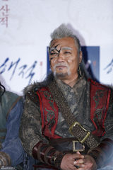 独家：《海盗》雪天开工 孙艺珍霸气雪莉遭绑