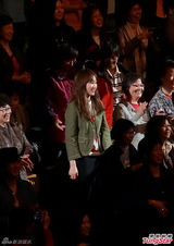 组图：叶德娴献唱见好就收 尾场开唱致敬张国荣