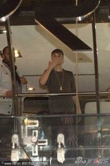 组图：贾斯汀比伯会面穆里尼奥 兴奋获赠皇马球衣