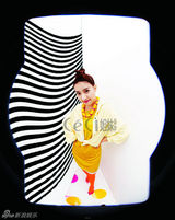 高清图：韩星金素恩变身霓虹女孩 玩转色彩混搭游戏