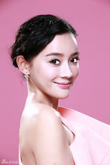 组图：袁姗姗时尚大片粉色甜美风