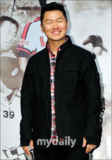 组图：曹承佑杨东根等出席新片《完美比赛》首映