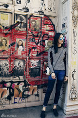 组图：姚晨街拍美腿醒目 网友送昵称“腿姐”