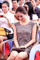 组图：兽兽亮相广西车展 严防死守防走光