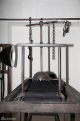 幻灯图：《风声传奇》杀青 打造电视剧刑具之最