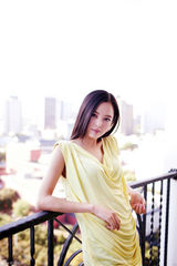 组图：辛芷蕾初夏写真 清爽满满阳光十足气质佳