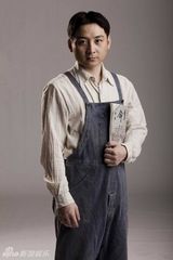 组图：献礼剧《开天辟地》邓小平定妆照 