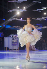 组图：众星冬夜闪耀时尚大典 倪妮甜美梁静霸气