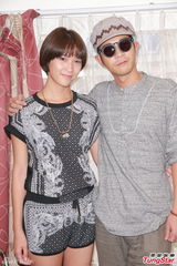 组图：廖启智坦言为牌照事件心情尴尬不平衡