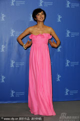 幻灯图集：《团圆》登场 王全安携卢燕莫小棋亮相