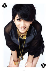 组图：刘忻变身摇滚范儿 将朋克进行到底