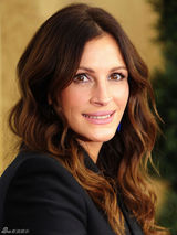 高清图：朱莉娅-罗伯茨亮相《食色性也》首映礼