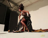 高清图：碧昂斯拍非洲灵感大片 狂野造型显大气