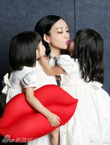 组图：钟丽缇女儿吃手萌照曝光 可爱不输王诗龄