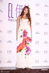 组图：林嘉绮爆乳成台湾模特公司年会焦点