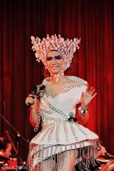 高清：尚雯婕广州个唱好听好看 幻魅彩妆唱出时尚