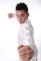 组图：《太极》袁晓超写真曝光 年轻版宗师武打卖萌