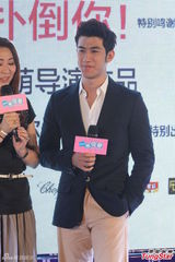 组图：范冰冰上海宣传穿“棉袄” 不做快男评委