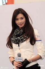 高清图：林志玲上海代言 不惧严寒七分袖亮相