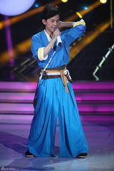 组图：大咖秀玩武侠 何炅饰令狐冲谢娜饰李逍遥