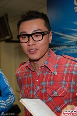 组图：黄浩然再添一子 黎耀祥录游戏节目