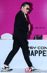 组图：PSY个唱记者会新洗脑神曲出炉