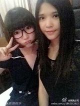 组图：网曝快男左立女友劈腿 与老外热吻