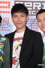 组图：苏打绿三度参加春浪 百无禁忌吓傻杨宗纬